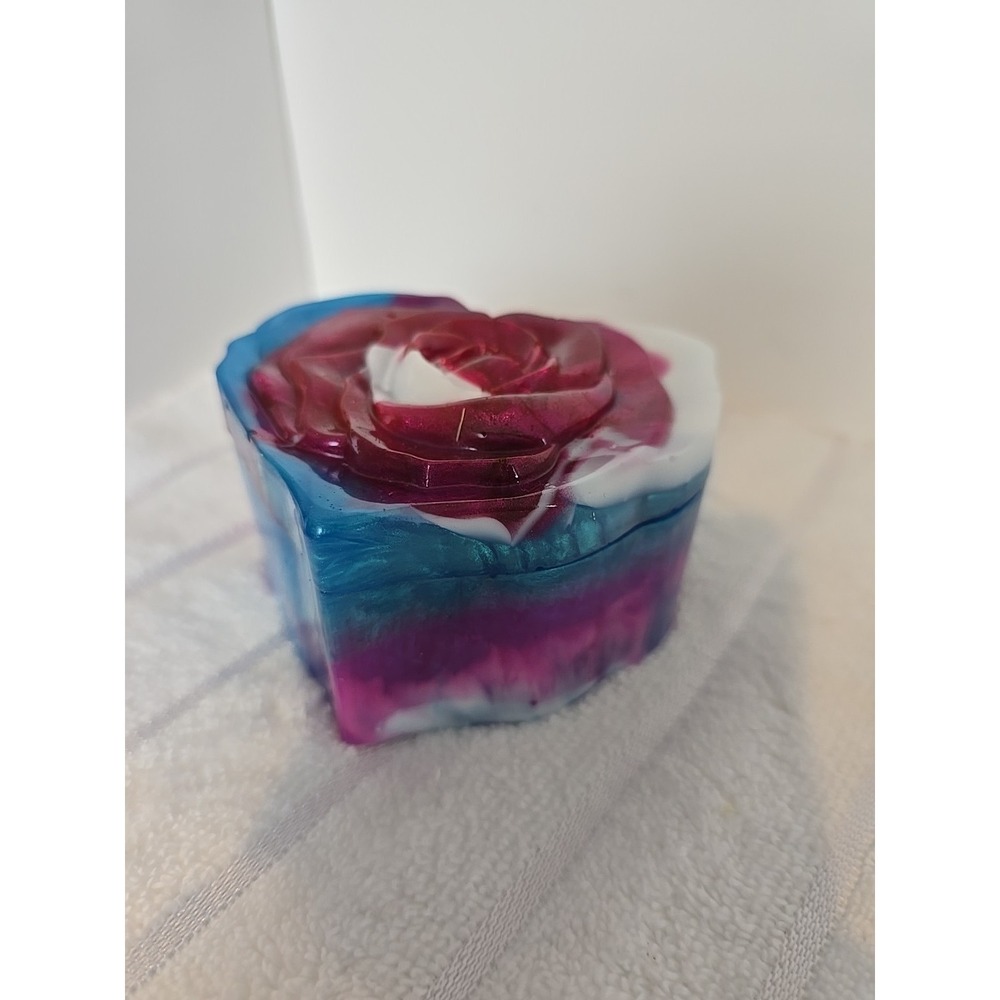 Handmade Resin Heart Shaped Trinket Box With‎ Lid Pink White Blue 764